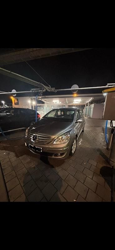 Gebraucht Mercedes B200 140 PS (102 kW) 2008 Grau Van / Kleinbus