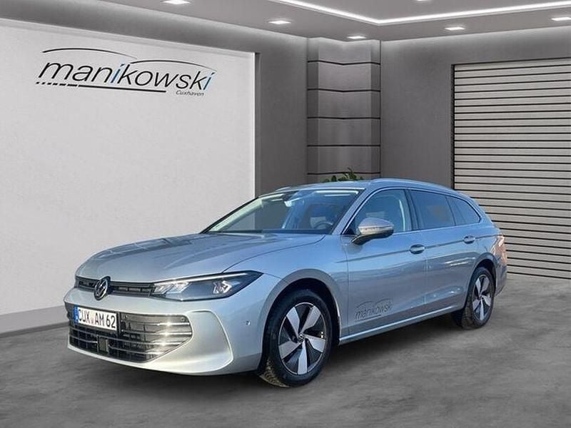 Silber Gebraucht 2024 VW Passat Business Kombi | 38.490 € (Superpreis) - Bild 1/4