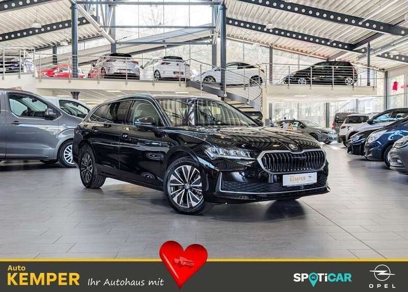 Black metallic Gebraucht 2024 Skoda Superb Selection Kombi | 39.890 € (Superpreis) - Bild 1/4