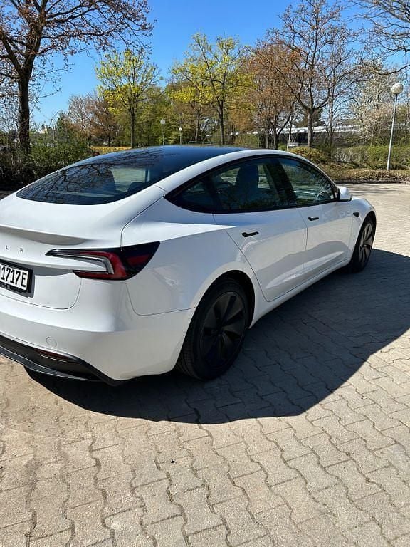 Gebraucht Tesla Model 3 RWD 211 kW (288 PS) 2023 Weiß Limousine