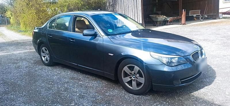 Gebraucht BMW 530 220 PS (161 kW) 2008 Blau Limousine