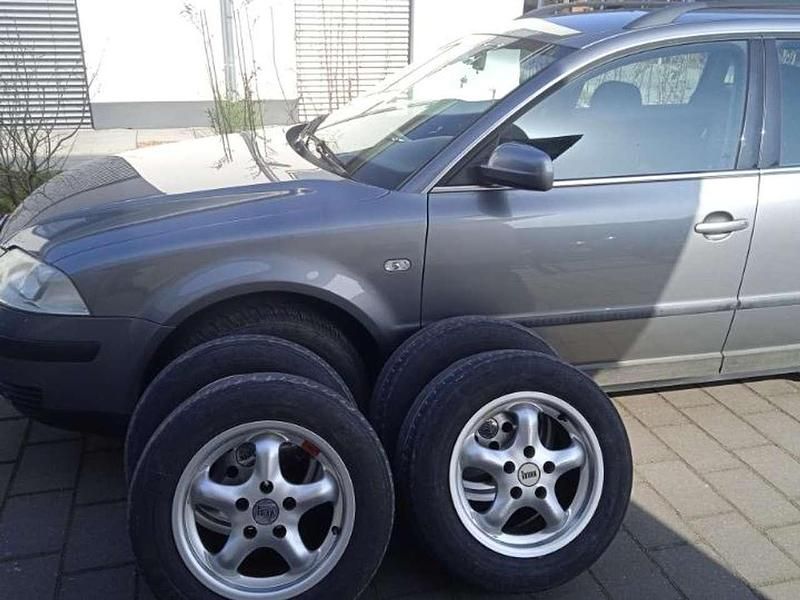 Gebraucht VW Passat 102 PS (75 kW) 2002 Grau Kombi