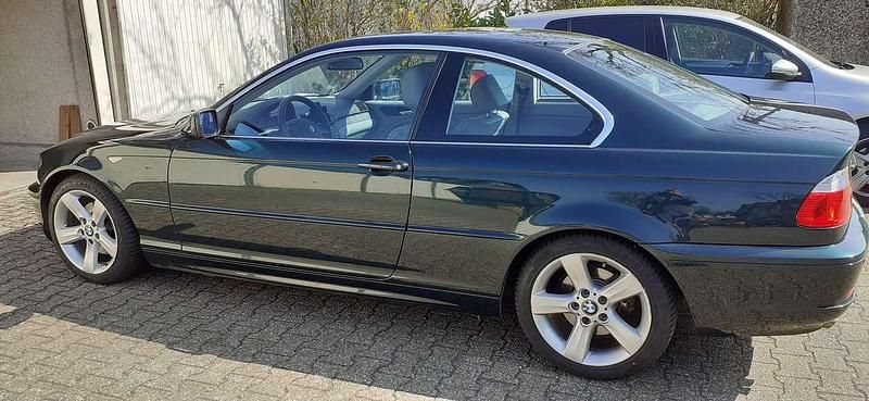 Grün Gebraucht 2005 BMW 325 Coupé | 9.990 € (Fairer Preis) - Bild 1/4