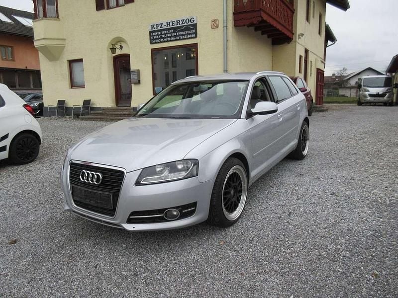 Second-hand Audi A3 Ambition 160 CP (117 kW) 2011 Argintiu Hatchback