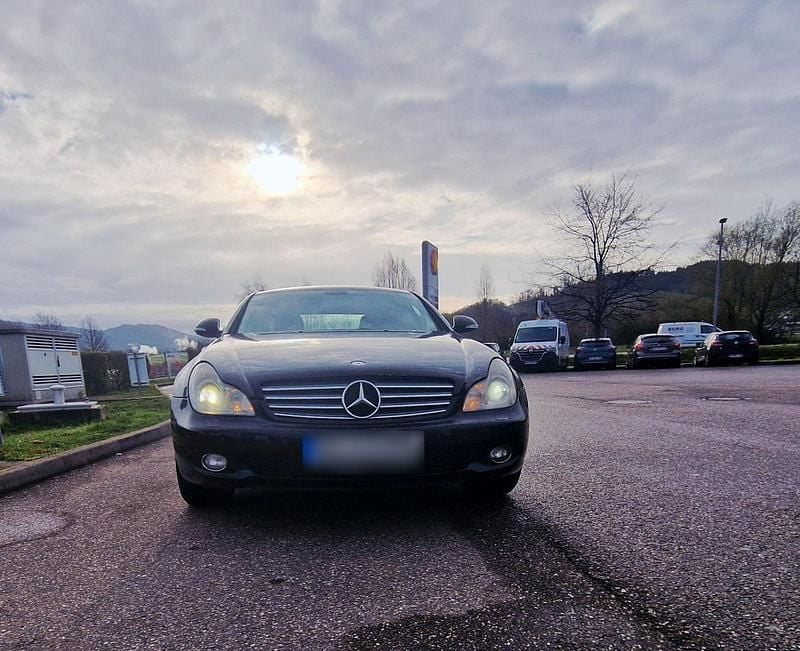 Gebraucht Mercedes CLS320 224 PS (164 kW) 2008 Beige Coupé