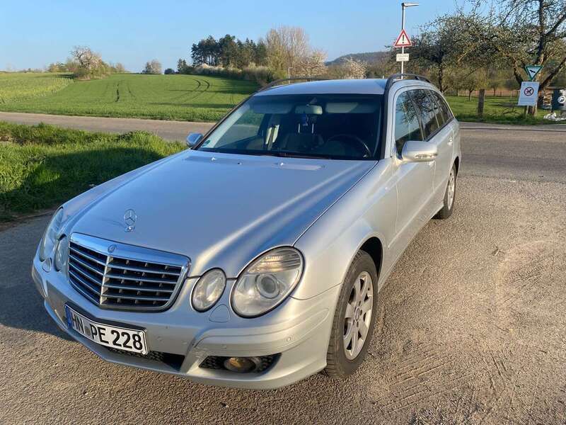 Silber Gebraucht 2008 Mercedes E220 Classic Kombi | 5.200 € (Fairer Preis) - Bild 1/4