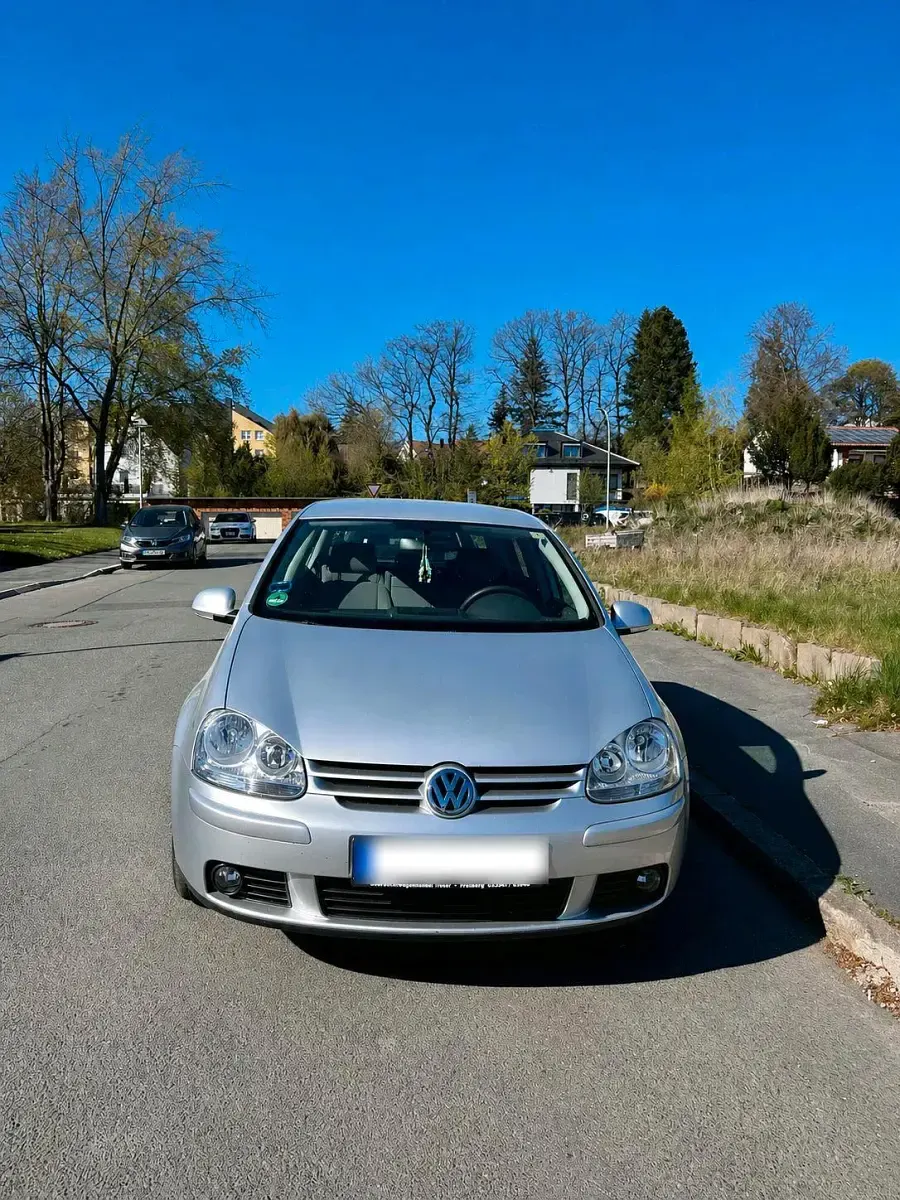 Gebraucht VW Golf V 102 PS (75 kW) 2004 Grau Kleinwagen