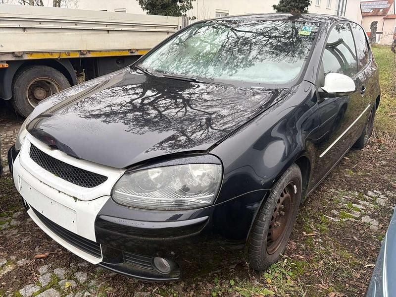 Black magic perleffekt Gebraucht 2008 VW Golf VI Edition Kleinwagen | 700 € (Superpreis) - Bild 1/4