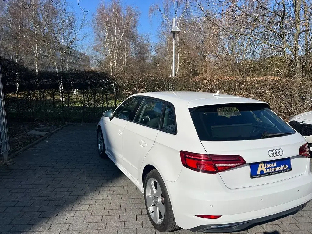 Gebraucht Audi A3 Comfort 150 PS (110 kW) 2017 Weiß Limousine