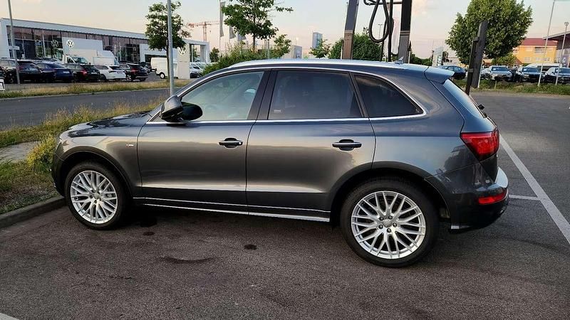 Grau Gebraucht 2016 Audi Q5 S-Line SUV | 26.600 € (Teuer) - Bild 1/4