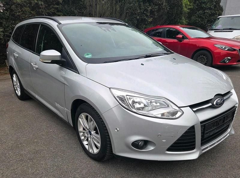 Gebraucht Ford Focus 95 PS (69 kW) 2012 Silber Kombi