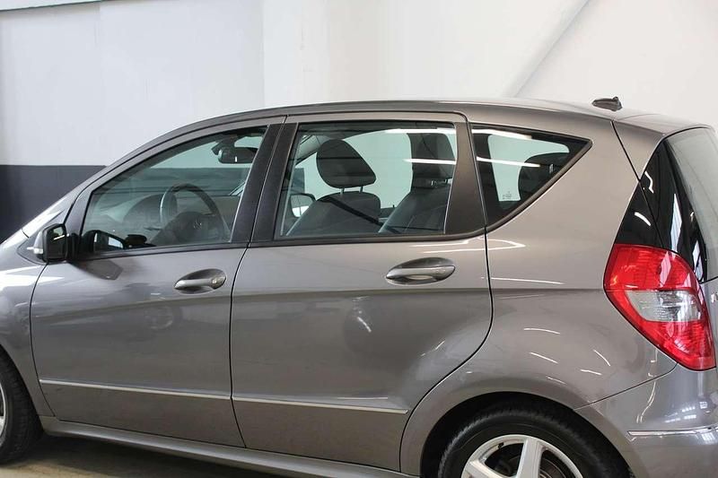 Gebraucht Mercedes A160 95 PS (69 kW) 2010 Mountaingrau  met. Kleinwagen