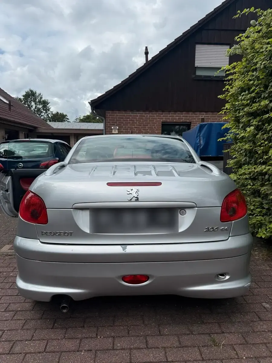 Gebraucht Peugeot 206 CC 109 PS (80 kW) 2004 Silber Cabrio