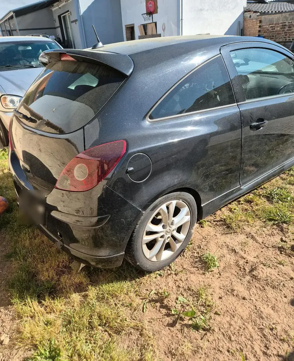 Second-hand Opel Corsa 120 CP (88 kW) 2014 Negru Hatchback