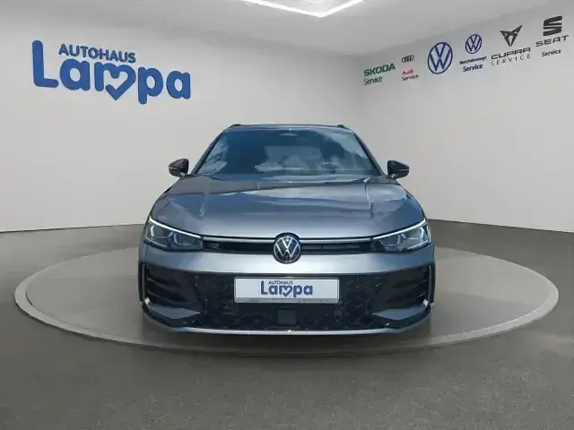Neu VW Passat R-line 193 PS (141 kW) 2025 Grau Kombi