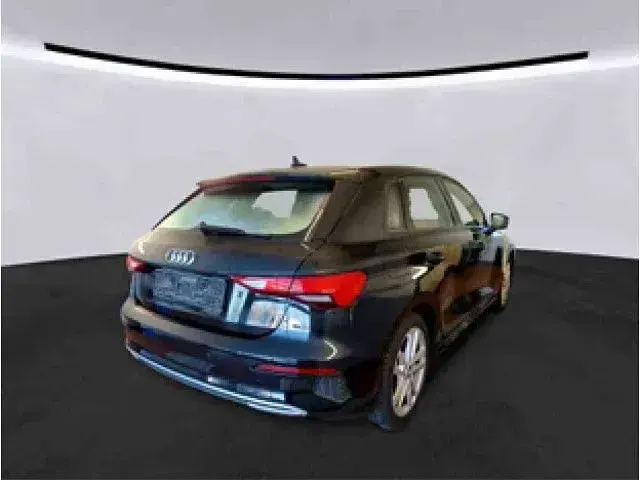 Gebraucht Audi A3 Advanced 116 PS (85 kW) 2022 Schwarz Limousine