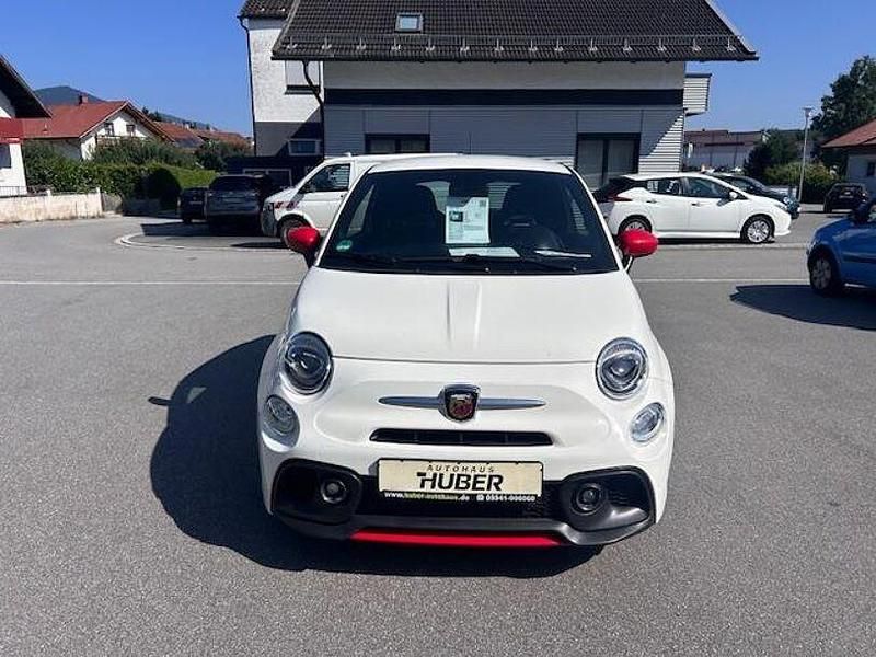 Weiss Gebraucht 2022 Abarth 500 Kleinwagen | 21.599 € - Bild 1/4