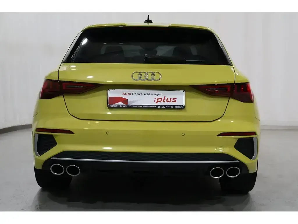 Gebraucht Audi S3 Ambiente 228 PS (167 kW) 2023 Gelb Limousine