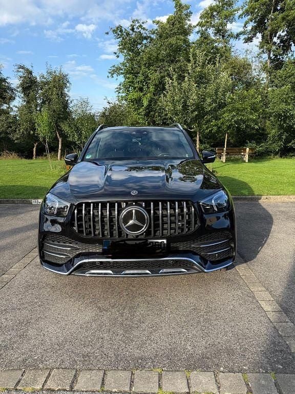 Schwarz Gebraucht 2019 Mercedes GLE300 AMG line SUV | 43.490 € (Guter Preis) - Bild 1/4