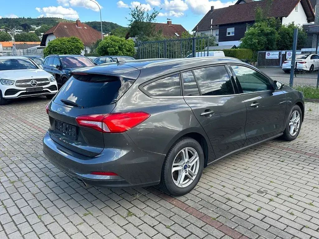 Gebraucht Ford Focus Sport 120 PS (88 kW) 2021 Grau Limousine