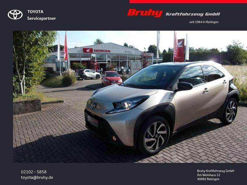Ginr beige Neu 2025 Toyota Aygo Kleinwagen | 19.450 € - Bild 1/3