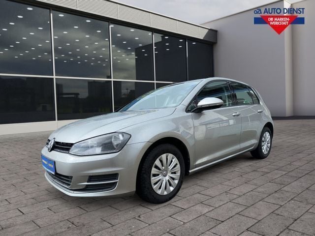 Silber Gebraucht 2013 VW Golf VII Trendline Limousine | 12.400 € (Teuer) - Bild 1/4
