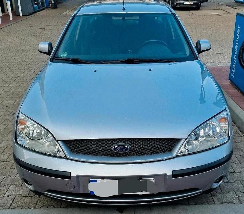 Silber Gebraucht 2002 Ford Mondeo Limousine | 800 € (Guter Preis) - Bild 1/4