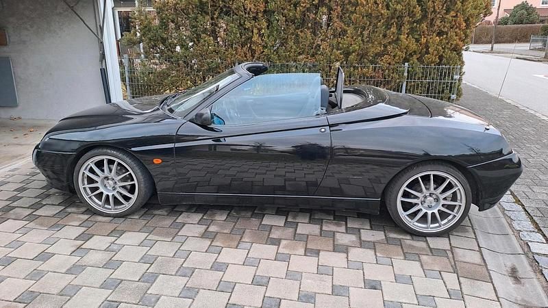 Gebraucht Alfa Romeo Spider 144 PS (105 kW) 1999 Schwarz Cabrio