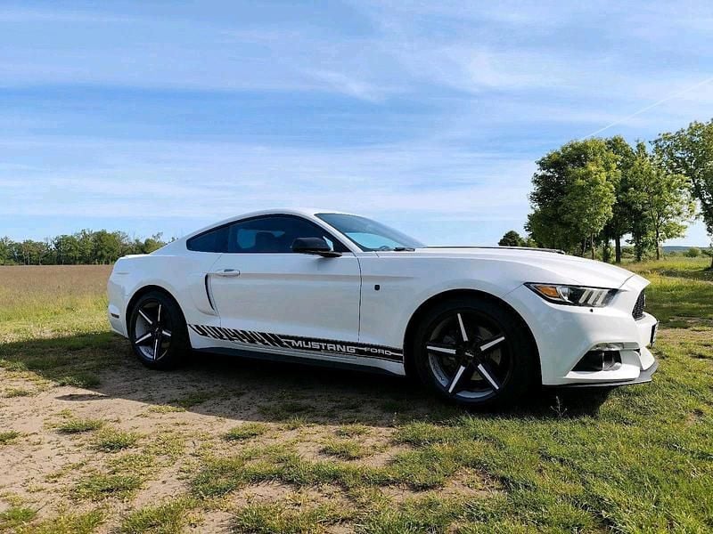 Gebraucht Ford Mustang 317 PS (233 kW) 2015 Weiß Coupé