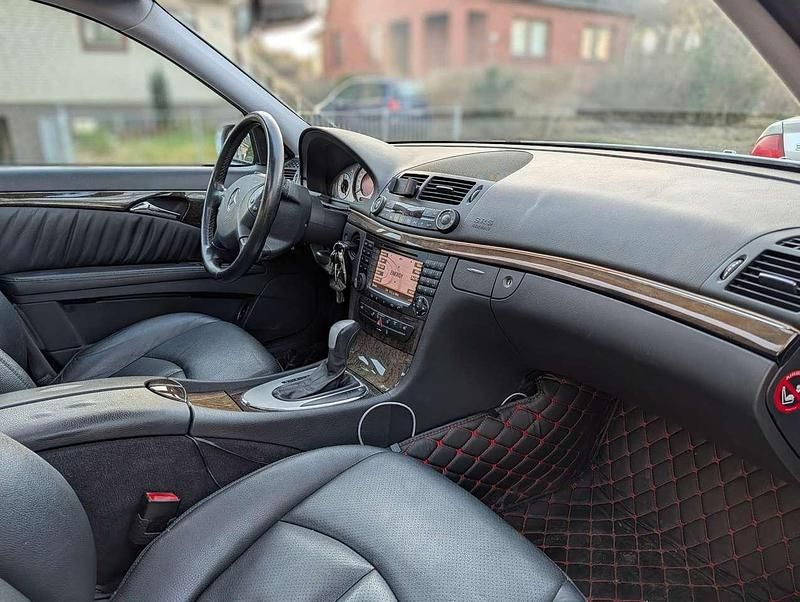 Gebraucht Mercedes E200 Avantgarde 163 PS (119 kW) 2004 Silber Limousine