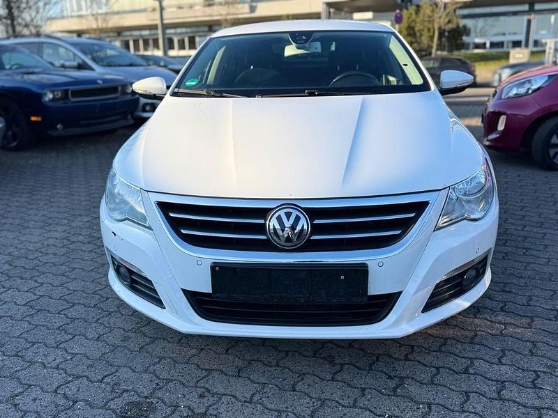 Gebraucht VW Passat Basis 160 PS (117 kW) 2010 Weiß Limousine