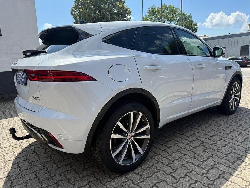 Gebraucht Jaguar E-Pace Chequered Flag 179 PS (131 kW) 2021 Weiß SUV