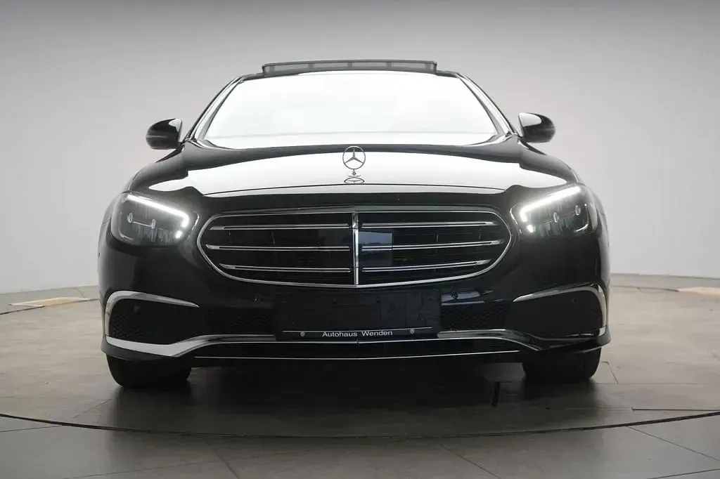 Gebraucht Mercedes E300 Exclusive 194 PS (142 kW) 2020 Schwarz Limousine