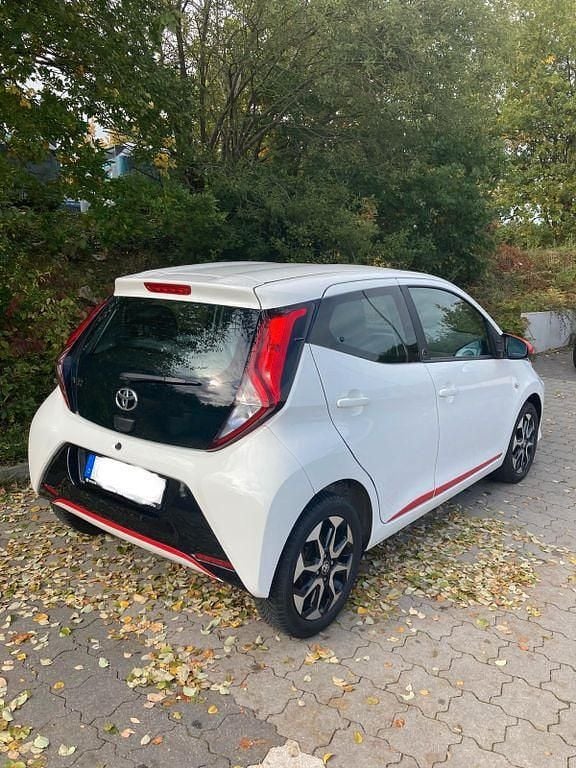 Gebraucht Toyota Aygo 72 PS (52 kW) 2020 Weiß Kleinwagen