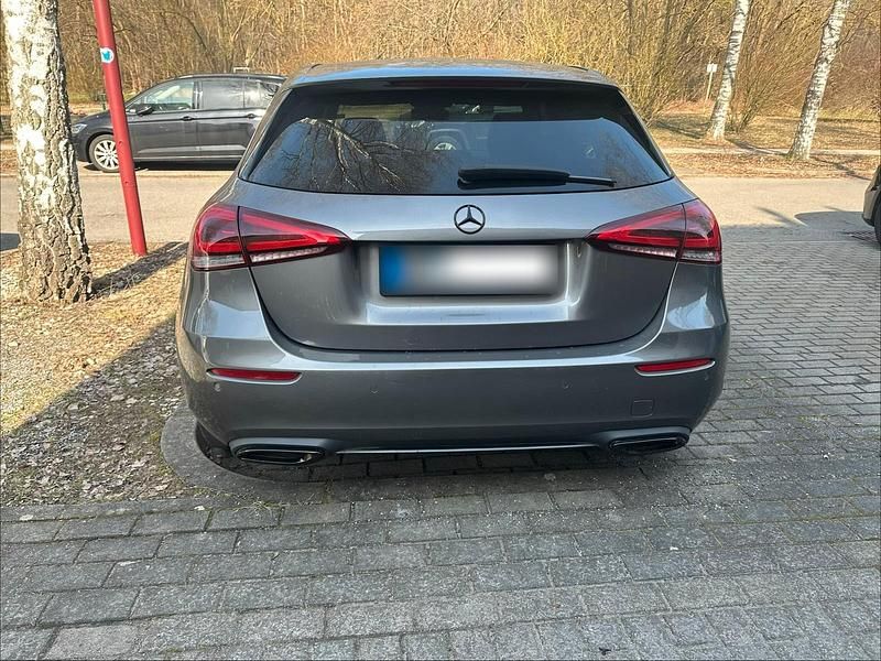 Second-hand Mercedes A200 163 CP (119 kW) 2018 Gri Hatchback