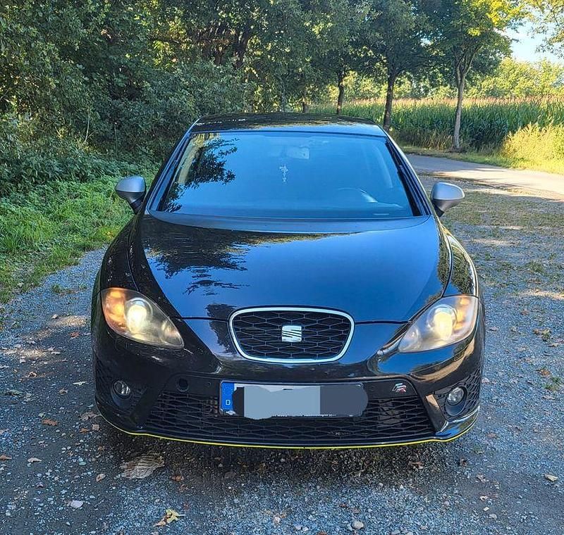 Schwarz Gebraucht 2010 Seat Leon FR Limousine | 7.300 € (Teuer) - Bild 1/4