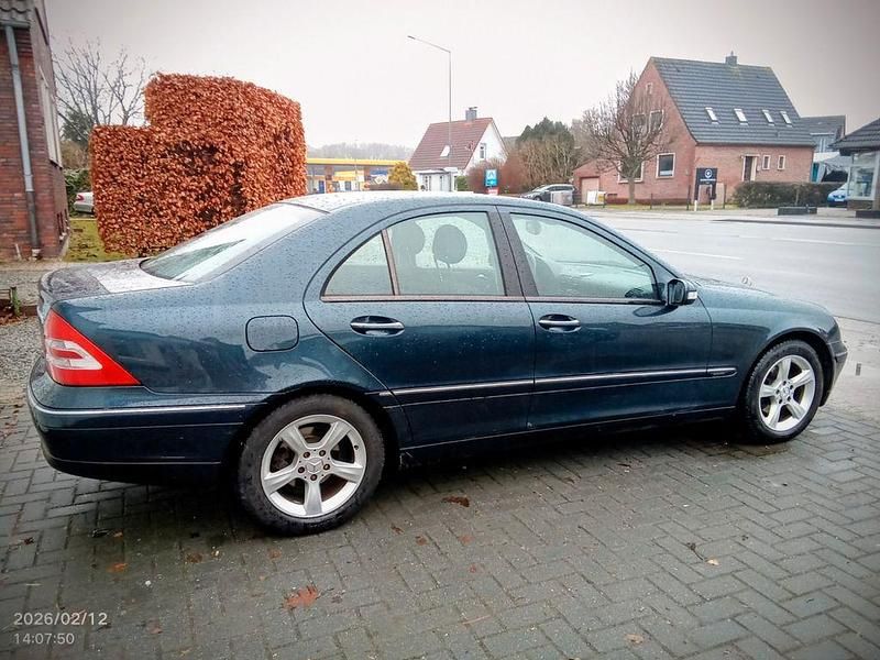 Gebraucht Mercedes C200 163 PS (119 kW) 2002 Schwarz Limousine