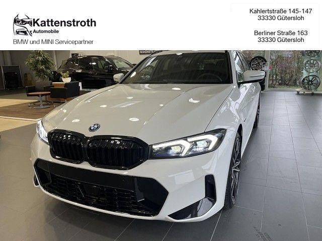 Alpinweiß Gebraucht 2022 BMW 330e Performance Kombi | 43.900 € - Bild 1/4