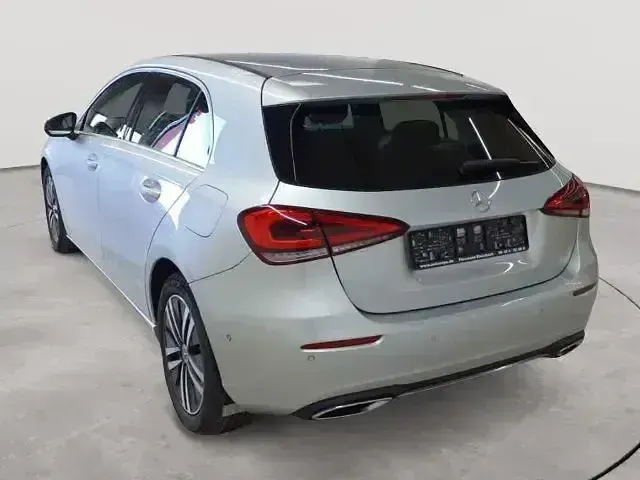 Gebraucht Mercedes A200 Advanced 150 PS (110 kW) 2022 Iridiumsilber metallic Limousine