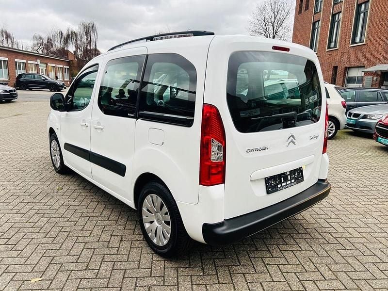 Gebraucht Citroën Berlingo 98 PS (72 kW) 2011 Weiß Van / Kleinbus
