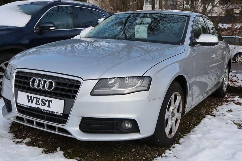 Silber Gebraucht 2011 Audi A4 Limousine | 5.990 € (Superpreis) - Bild 1/2
