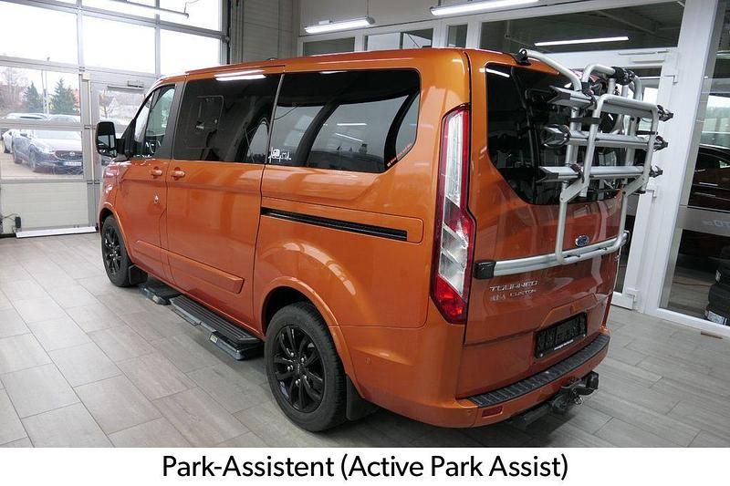 Gebraucht Ford Tourneo Titanium 185 PS (136 kW) 2021 Orange Kombi