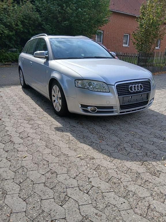 Silber Gebraucht 2005 Audi A4 Kombi | 1.200 € (Guter Preis) - Bild 1/4