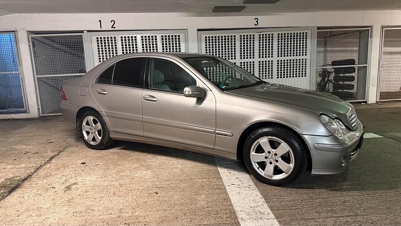 Gebraucht Mercedes C200 Elegance 122 PS (89 kW) 2005 Grau Limousine