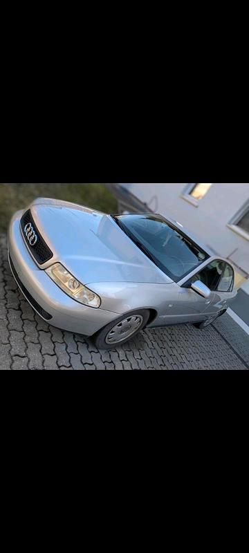 Gebraucht Audi A4 101 PS (74 kW) 1999 Silber Limousine