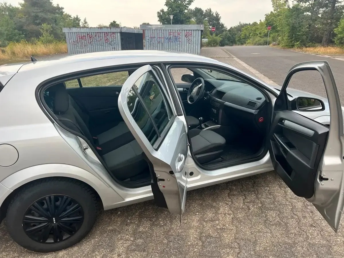 Gebraucht Opel Astra 105 PS (77 kW) 2005 Grau Limousine