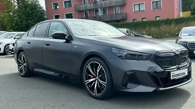 Gebraucht BMW i5 M Sport 442 kW (601 PS) 2025 Grau Limousine