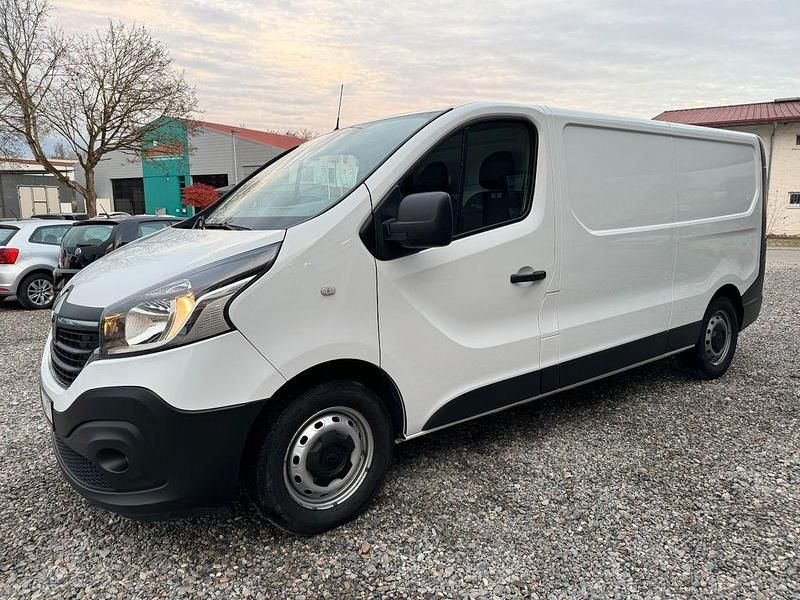 Gebraucht Renault Trafic Komfort 145 PS (106 kW) 2021 Weiß Van / Kleinbus
