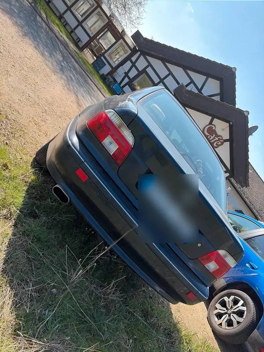 Gebraucht BMW 520 149 PS (109 kW) 1999 Blau Limousine