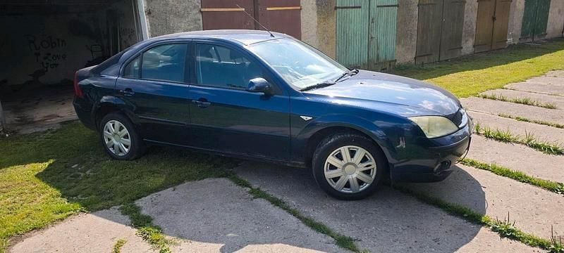 Blau Gebraucht 2003 Ford Mondeo Limousine | 300 € - Bild 1/4